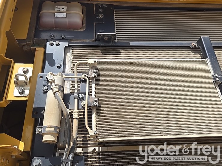2019-caterpillar-336-image-36
