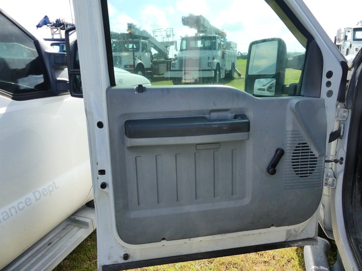 2014-ford-f250-xl-image-16