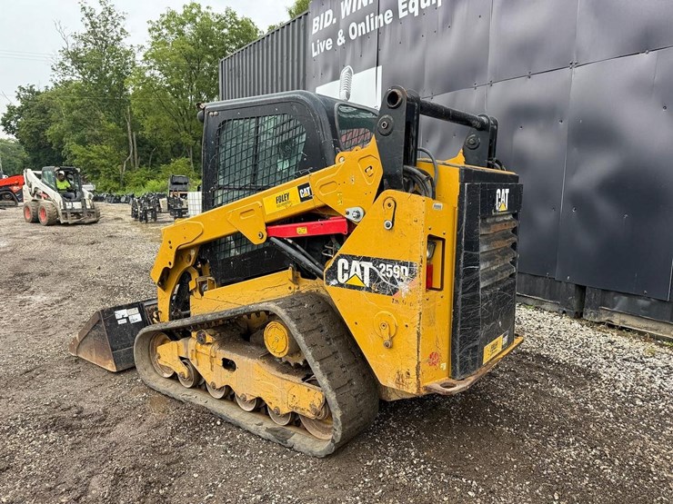 2016-caterpillar-259d-image-2