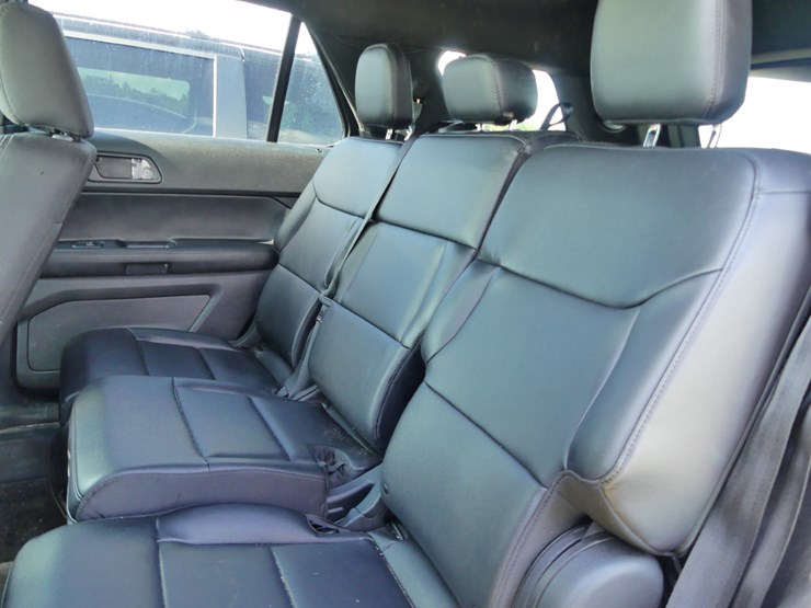2017-ford-explorer-image-9