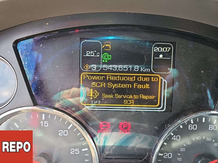 2020-kenworth-w990-image-6