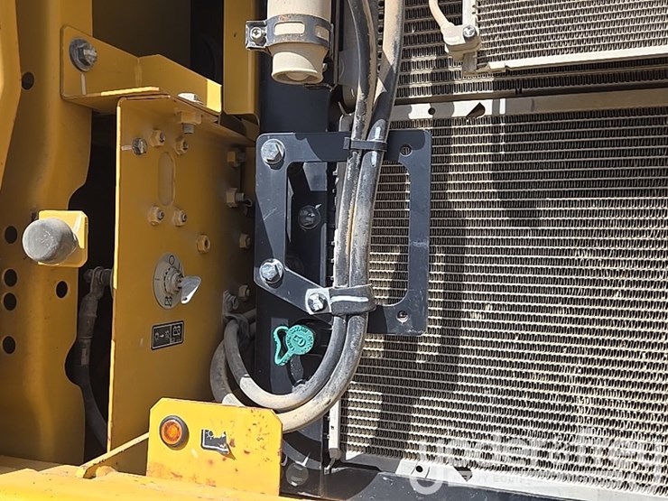 2019-caterpillar-336-image-35