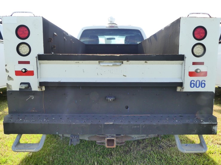 2014-ford-f250-xl-image-8