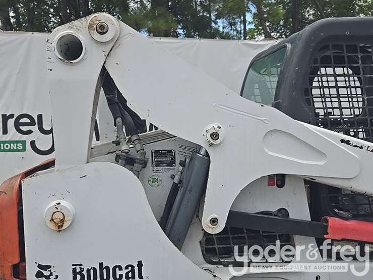 2015-bobcat-s770-image-18