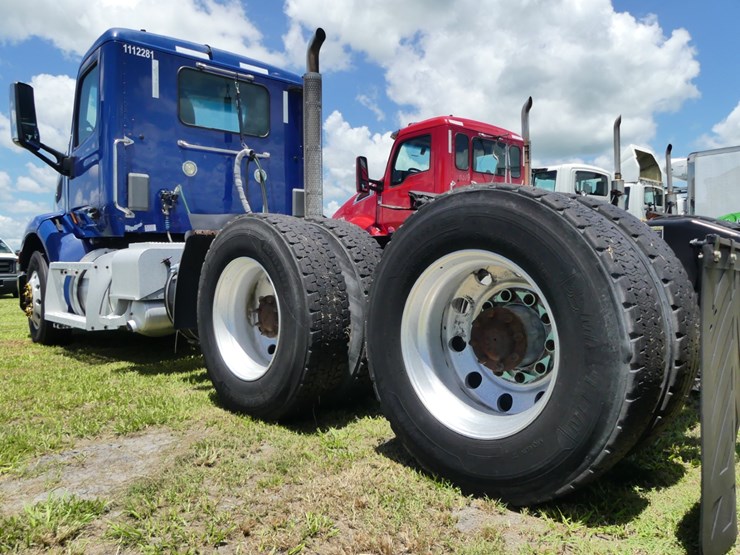 2017-peterbilt-579-image-7