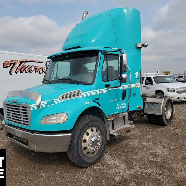 2007 FREIGHTLINER M2 106