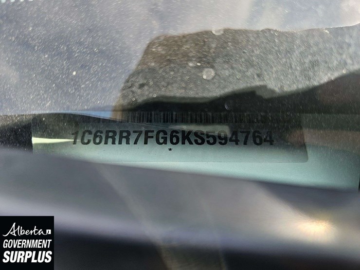 2019-ram-1500-classic-image-40