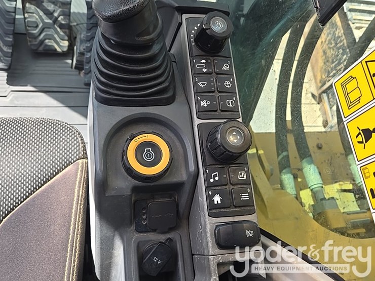 2019-caterpillar-336-image-76