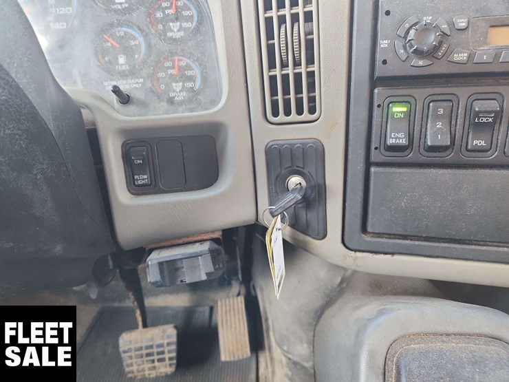 international-workstar-7500-image-21