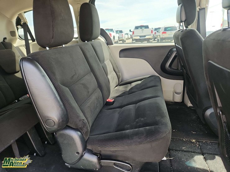 2016-dodge-grand-caravan-se-image-22