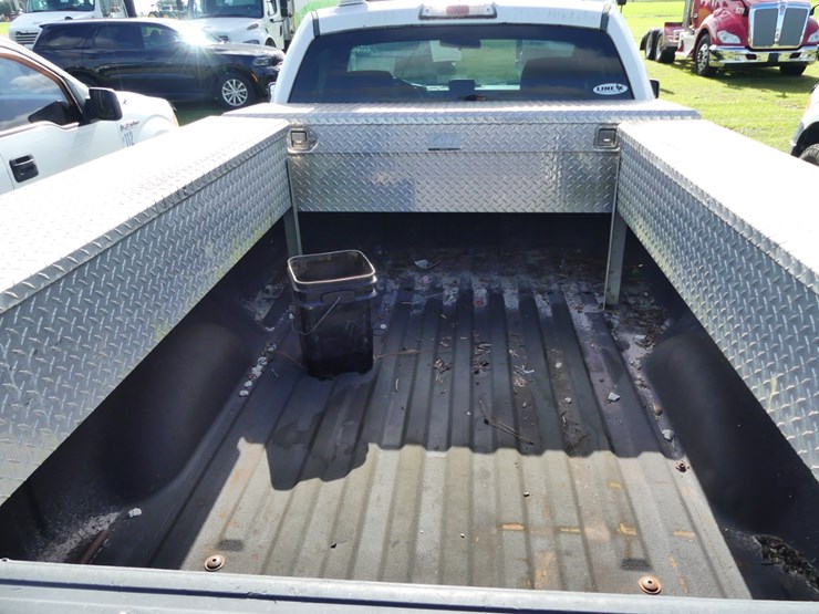 2013-ford-f150-xl-image-8