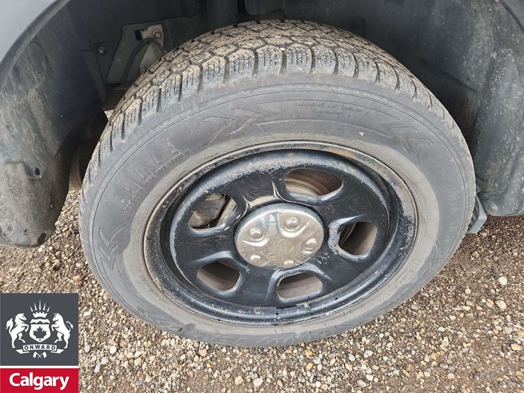 2019-ford-explorer-image-12