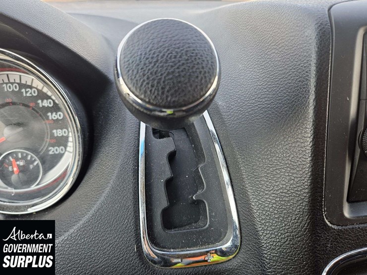 2011-dodge-grand-caravan-se-image-10