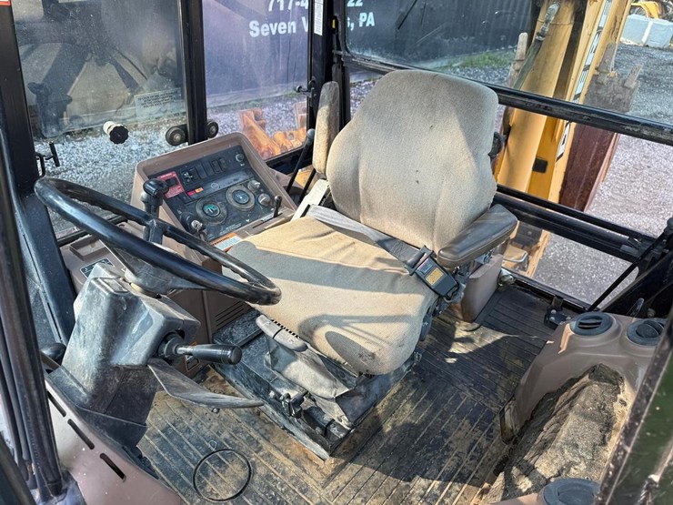 2024-deere-310e-image-23