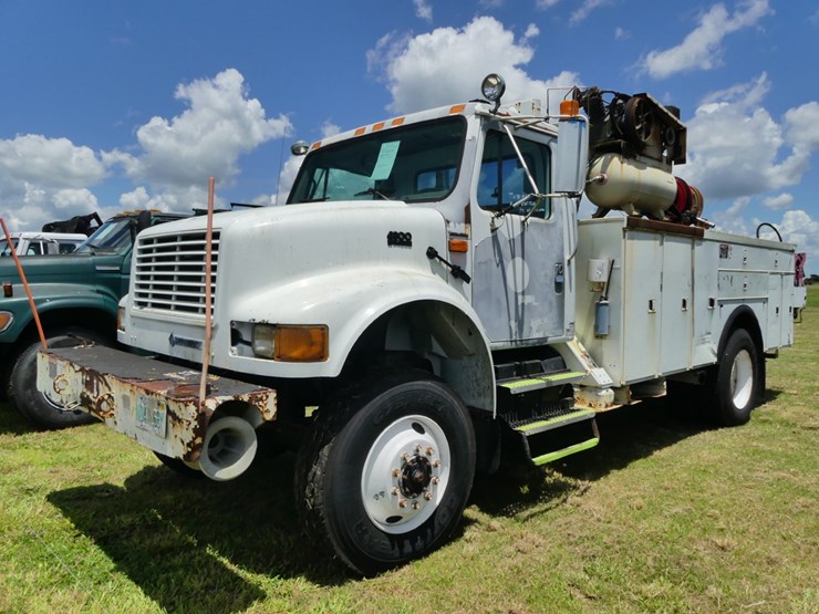 2001-international-4800-image-1