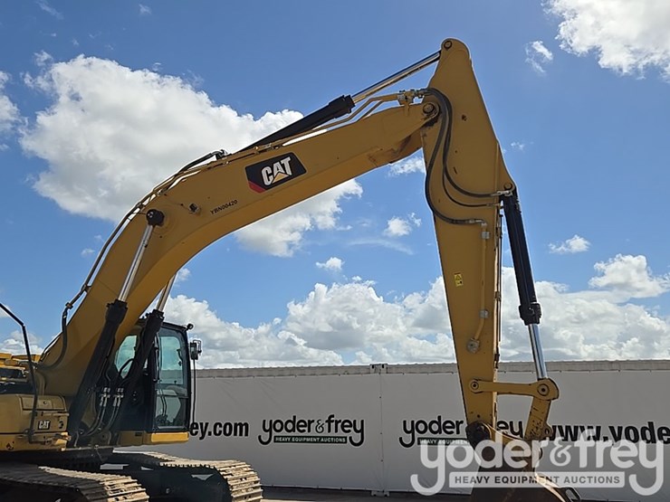 2019-caterpillar-336-image-27