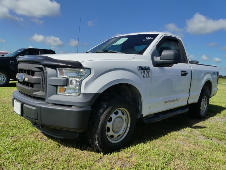 2016-ford-f150-xl-image-1