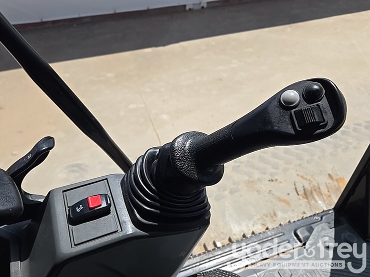 2019-caterpillar-336-image-70