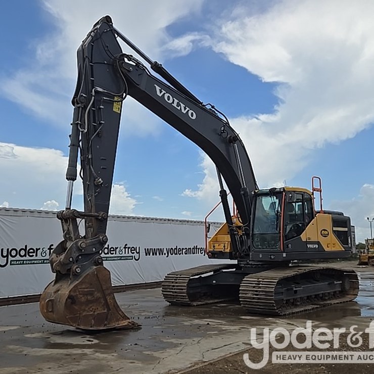 2020 VOLVO EC300EL