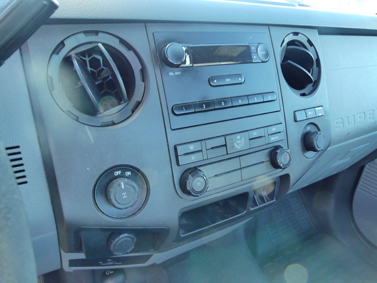 2016-ford-f250-xl-image-11