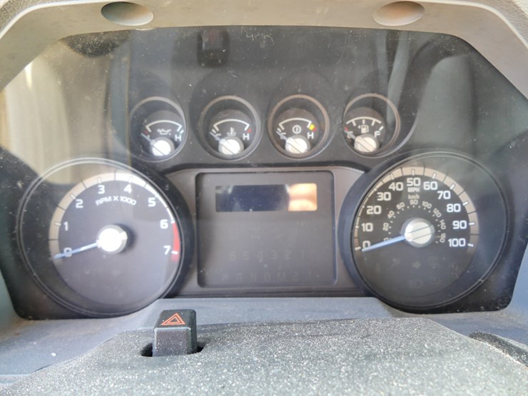 2011-ford-f350-xl-image-15