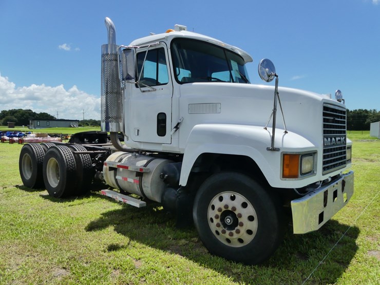 1999-mack-ch613-image-2