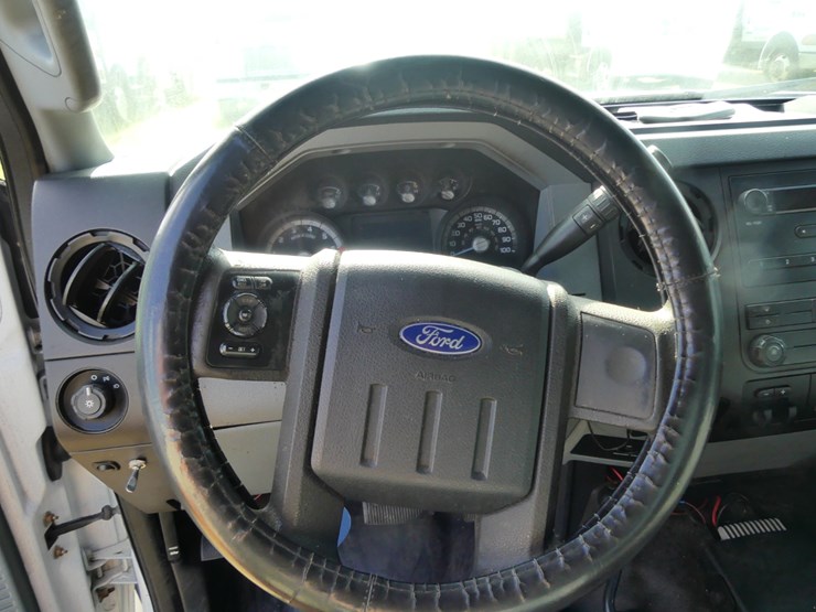 2011-ford-f250-xl-image-13