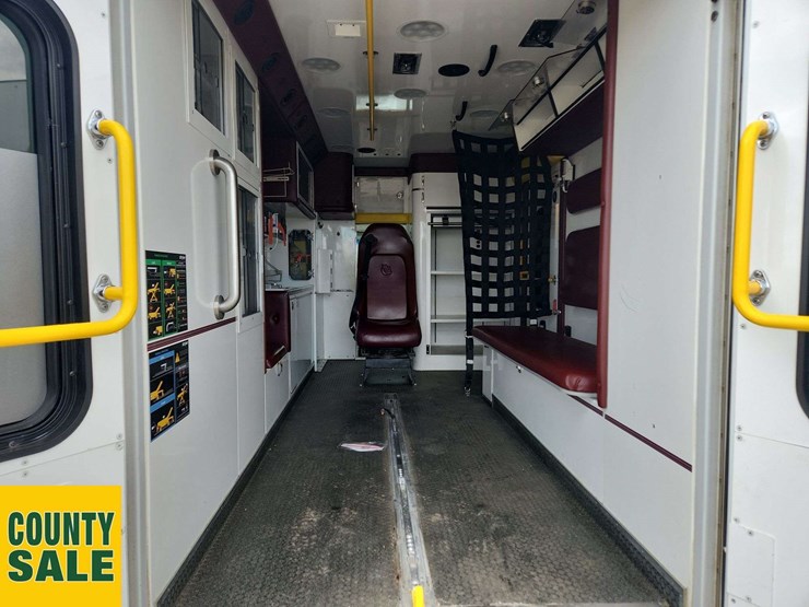 2018-ford-e450-image-15