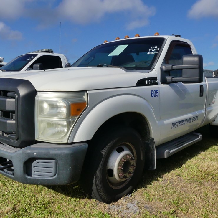 2011 FORD F350 XL