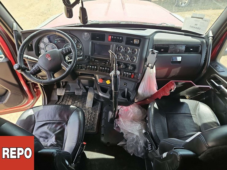 2020-kenworth-w990-image-17