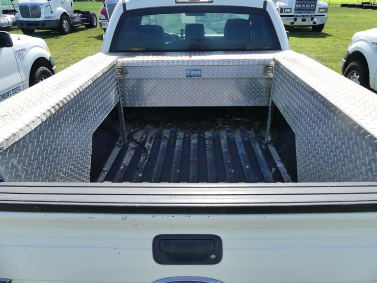 2014-ford-f150-xl-image-7