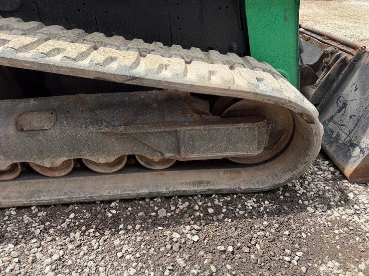 2017-bobcat-t740-image-13