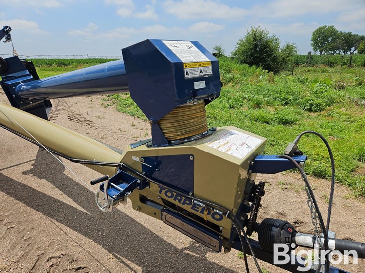 2022-harvest-international-h1084xt-torpedo-auger-w/swing-hopper-image-13