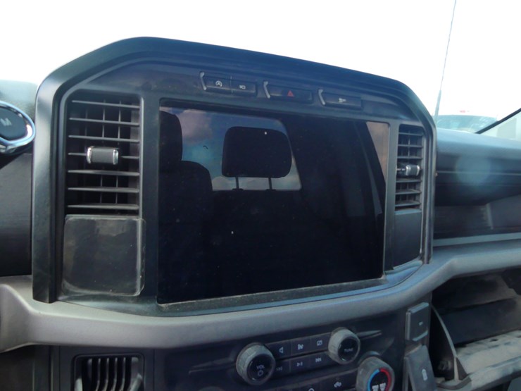 2024-ford-f150-xl-image-13