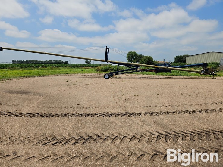 2022-harvest-international-h1084xt-torpedo-auger-w/swing-hopper-image-5