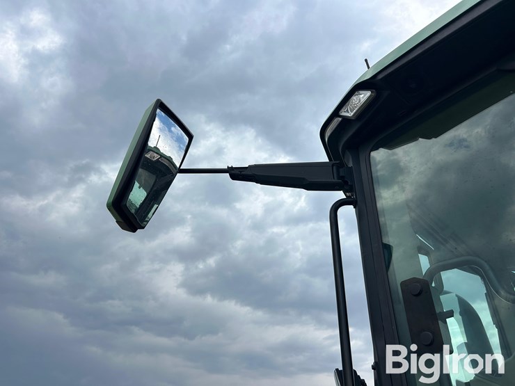 2022-john-deere-8r-230-image-16