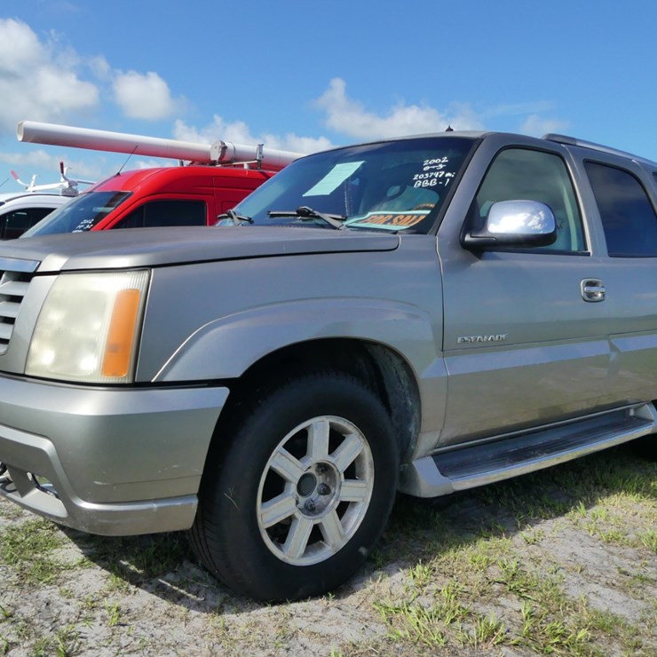 2002 CADILLAC ESCALADE