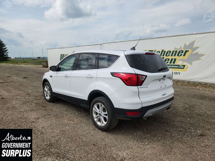 2019-ford-escape-se-image-3