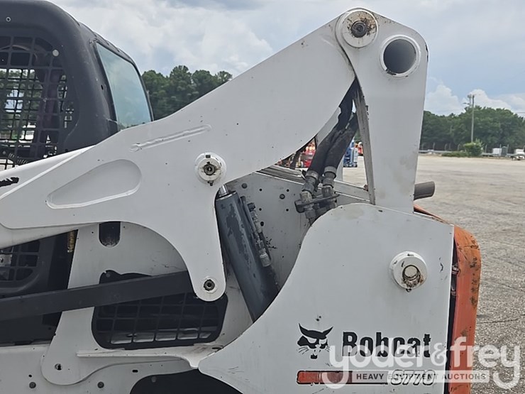 2015-bobcat-s770-image-16