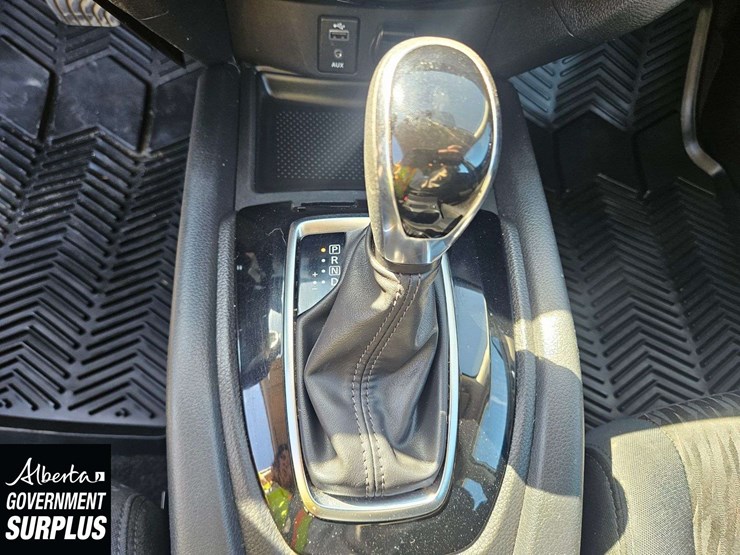 2017-nissan-rogue-image-13