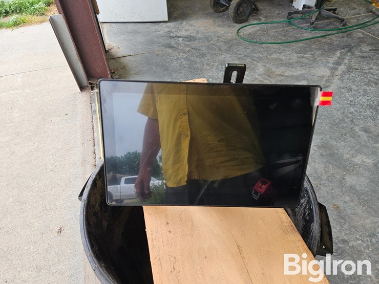 2023-john-deere-g5-plus-universal-display-image-6