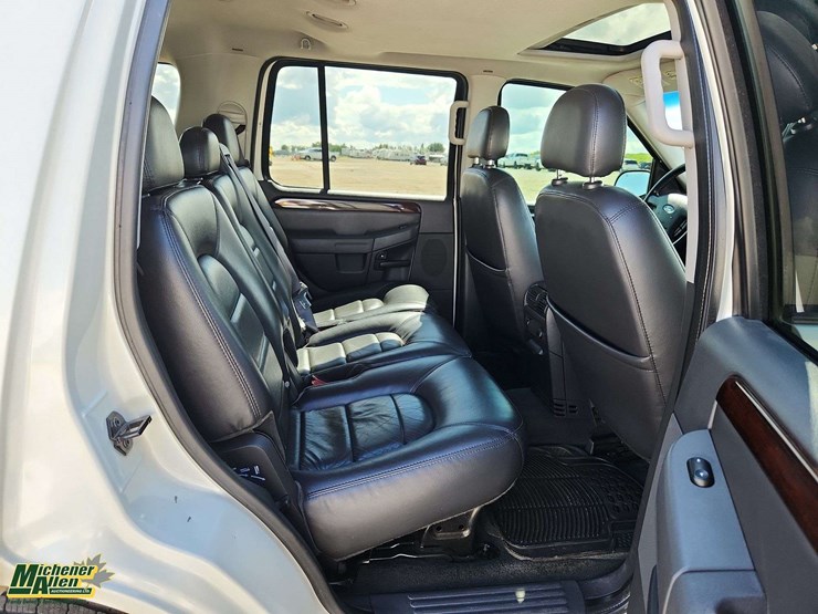 ford-explorer-image-25