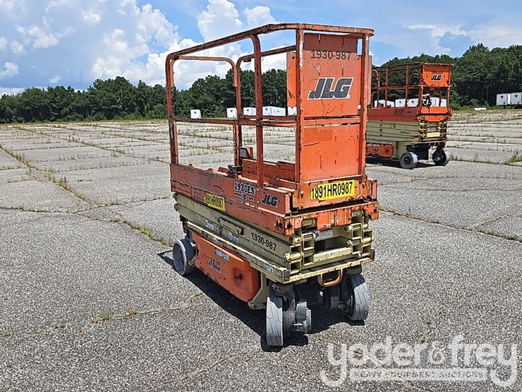 2017-jlg-1930es-image-7