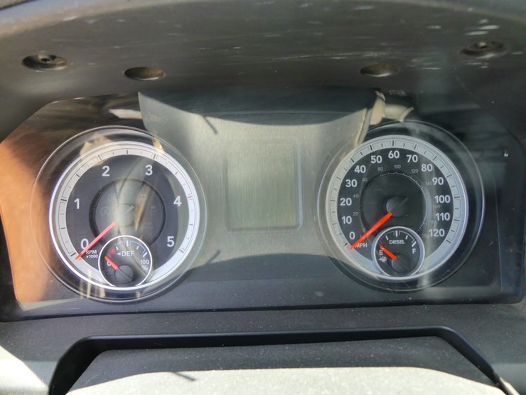 2014-dodge-ram-5500-image-19