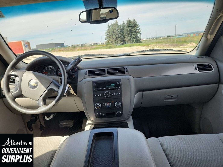 2008-chevrolet-tahoe-image-19