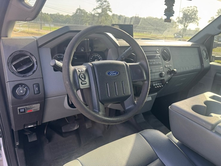 2016-ford-f550-image-53