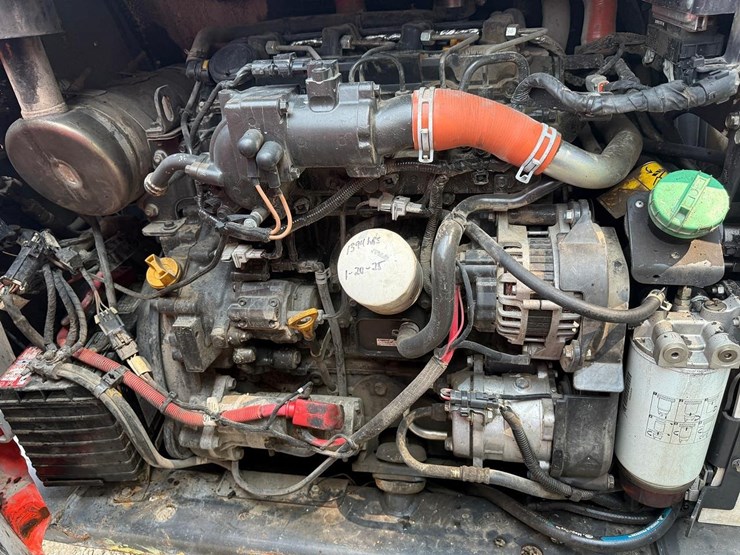 2022-bobcat-s740-image-14