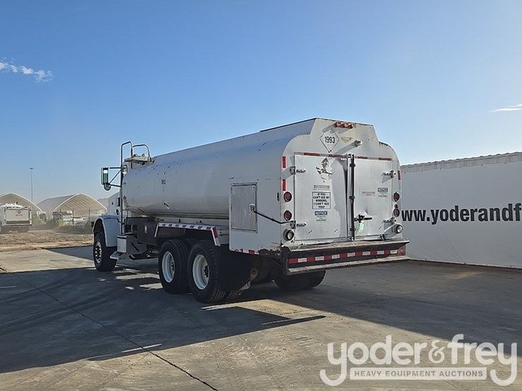 1999-peterbilt-357-image-3