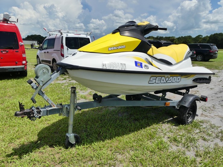 2007-seadoo-jet-ski-image-1