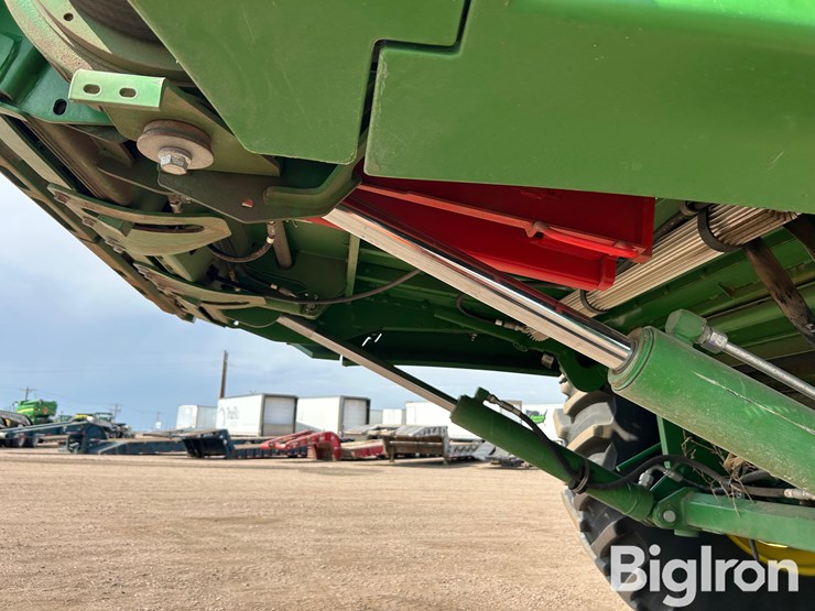 2023-john-deere-s780-image-12